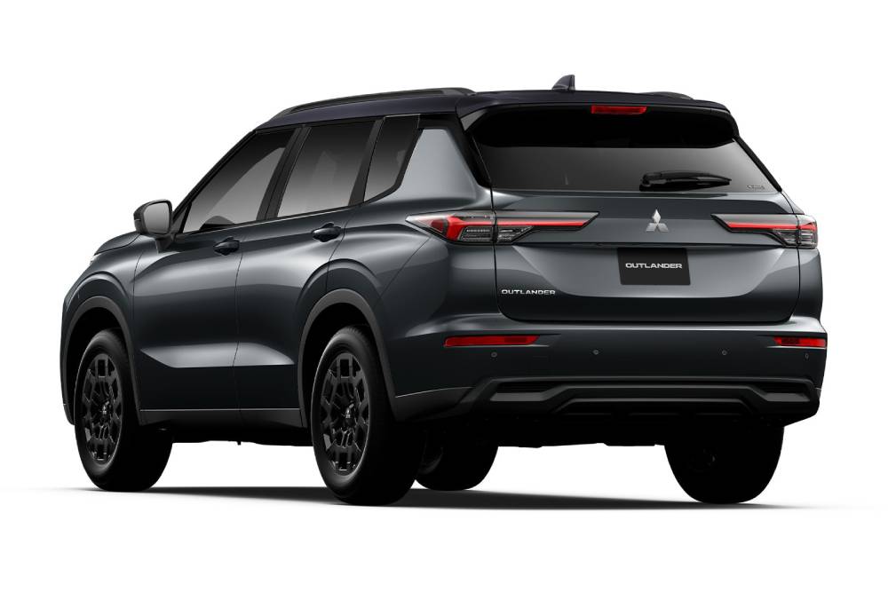 https://autogreeknews.gr/wp-content/uploads/2026/01/mitsubishi-new-outlander-ls-black-edition-6.jpg