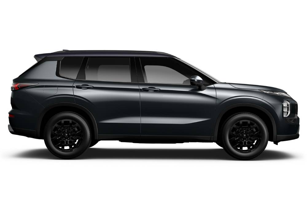 https://autogreeknews.gr/wp-content/uploads/2026/01/mitsubishi-new-outlander-ls-black-edition-7.jpg