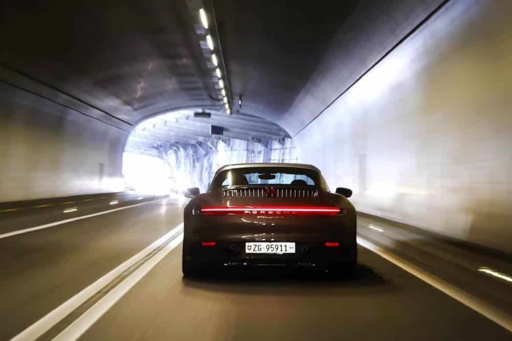 https://autogreeknews.gr/wp-content/uploads/2026/01/porsche-tunnel-mode-02.jpg