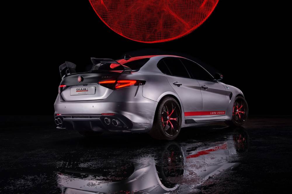 «Φτερωτή» νέα Alfa Romeo Giulia Quadrifoglio Luna Rossa