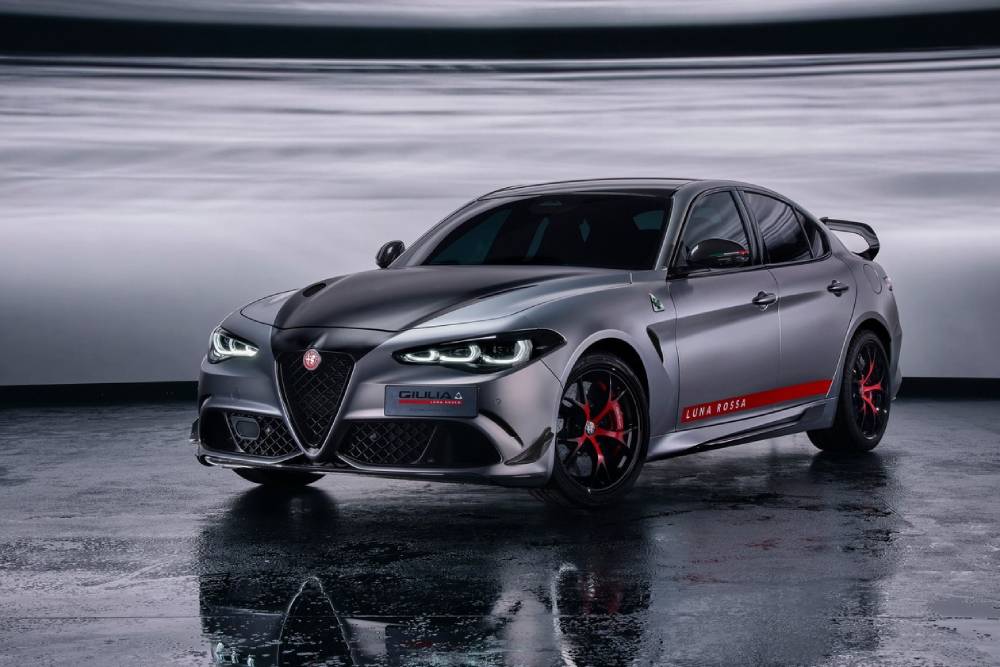 https://autogreeknews.gr/wp-content/uploads/2026/01/special-alfa-romeo-giulia-quadrifoglio-luna-rossa-11.jpg