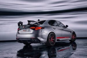 special-alfa-romeo-giulia-quadrifoglio-luna-rossa- (13)