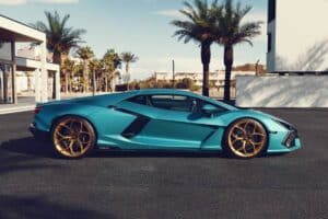 teal-lambo-revuelto-on-bespoke-goldllagoscattivofo (2)