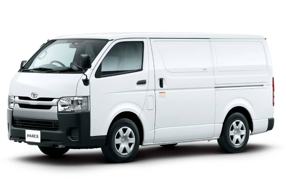 https://autogreeknews.gr/wp-content/uploads/2026/01/toyota_hiace_van_82.jpg