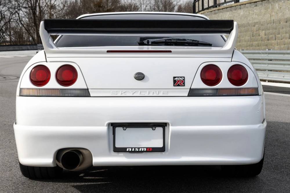 https://autogreeknews.gr/wp-content/uploads/2026/02/1996-nissan-nismo-400r-14.jpg