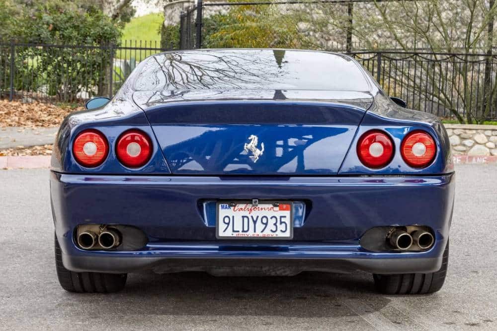https://autogreeknews.gr/wp-content/uploads/2026/02/2001-ferrari-550-maranello-blu-tour-de-fra-8.jpg