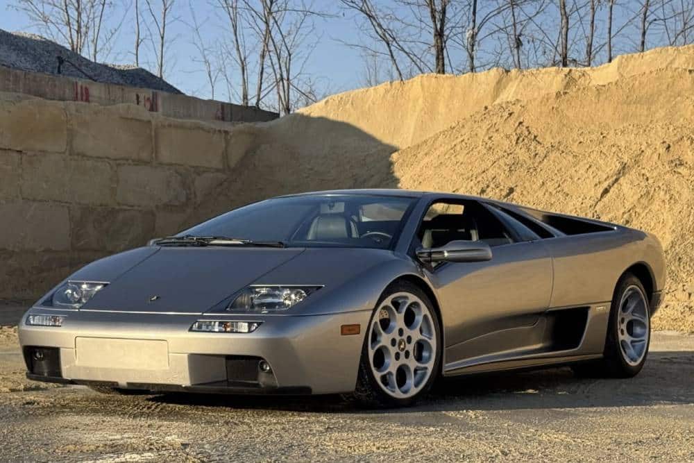 https://autogreeknews.gr/wp-content/uploads/2026/02/2001-lamborghini-diablo-vt-12.jpg