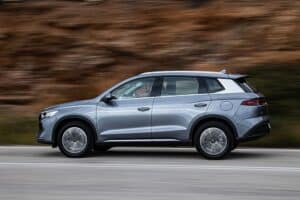 BYD-SEALION-5-DM-i-Driving-(17)