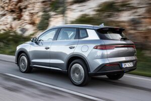 BYD-SEALION-5-DM-i-Driving-(9)