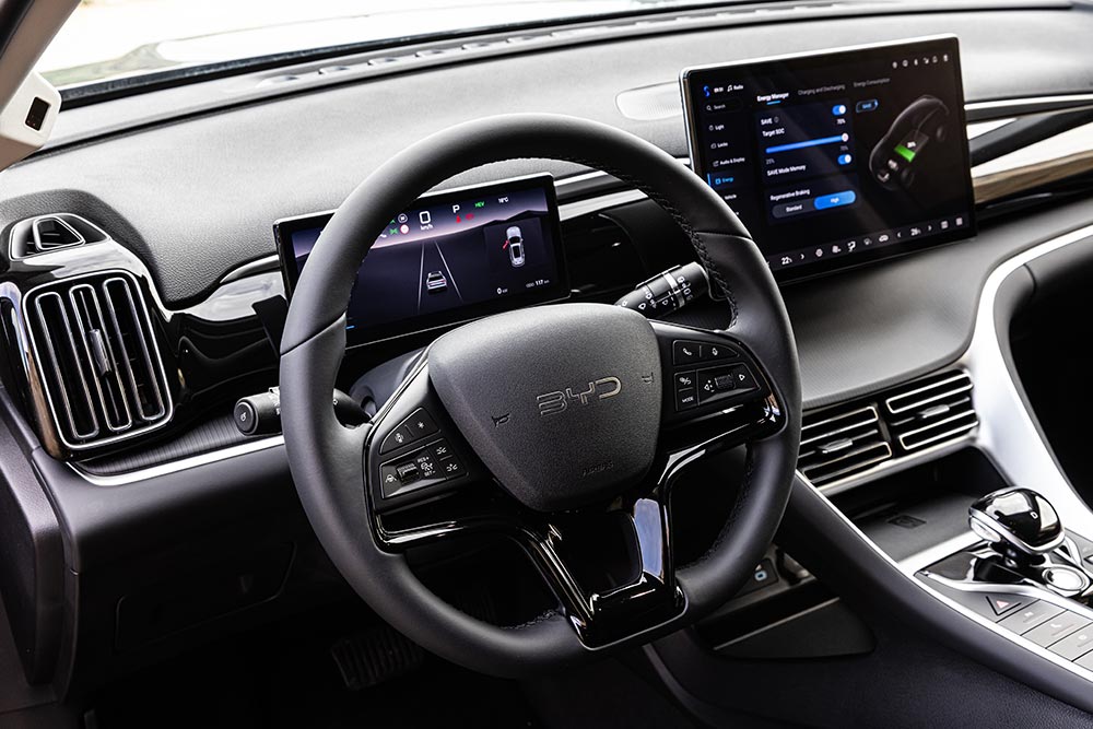 https://autogreeknews.gr/wp-content/uploads/2026/02/BYD-SEALION-5-DM-i-Interior-Details-2.jpg