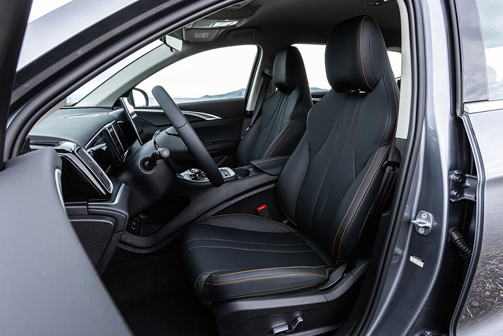 https://autogreeknews.gr/wp-content/uploads/2026/02/BYD-SEALION-5-DM-i-Interior-Details-8.jpg
