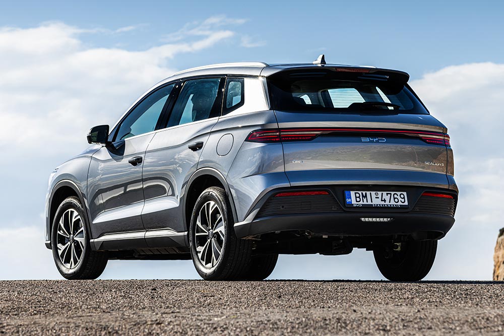 https://autogreeknews.gr/wp-content/uploads/2026/02/BYD-SEALION-5-DM-i-Static-1.jpg