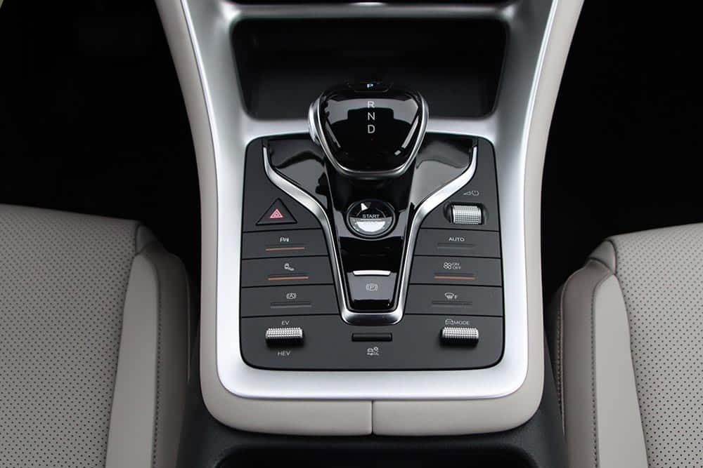 https://autogreeknews.gr/wp-content/uploads/2026/02/BYD-Sealion-5-DM-i-12.jpg