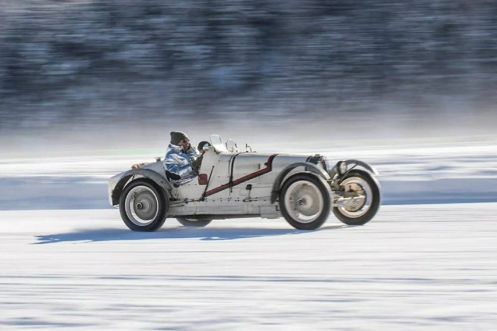 https://autogreeknews.gr/wp-content/uploads/2026/02/Bugatti-The-ICE-Switzerland-12-2048x1366-1.jpg