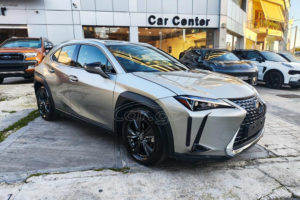 Lexus UX με 11.500 χλμ. «έχασε» 22.000 ευρώ