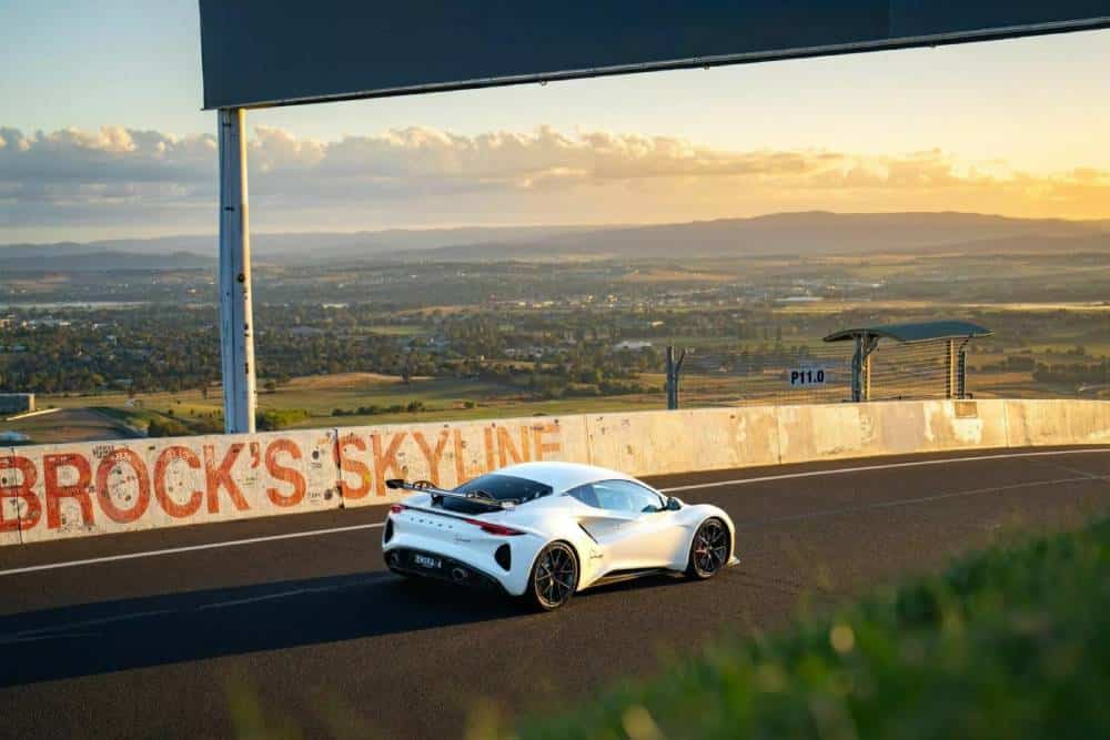 https://autogreeknews.gr/wp-content/uploads/2026/02/Lotus-Emira-Turbo-Bathurst-Edition-Australia-17-20.jpg