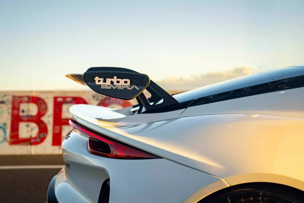 https://autogreeknews.gr/wp-content/uploads/2026/02/Lotus-Emira-Turbo-Bathurst-Edition-Australia-18-20.jpg