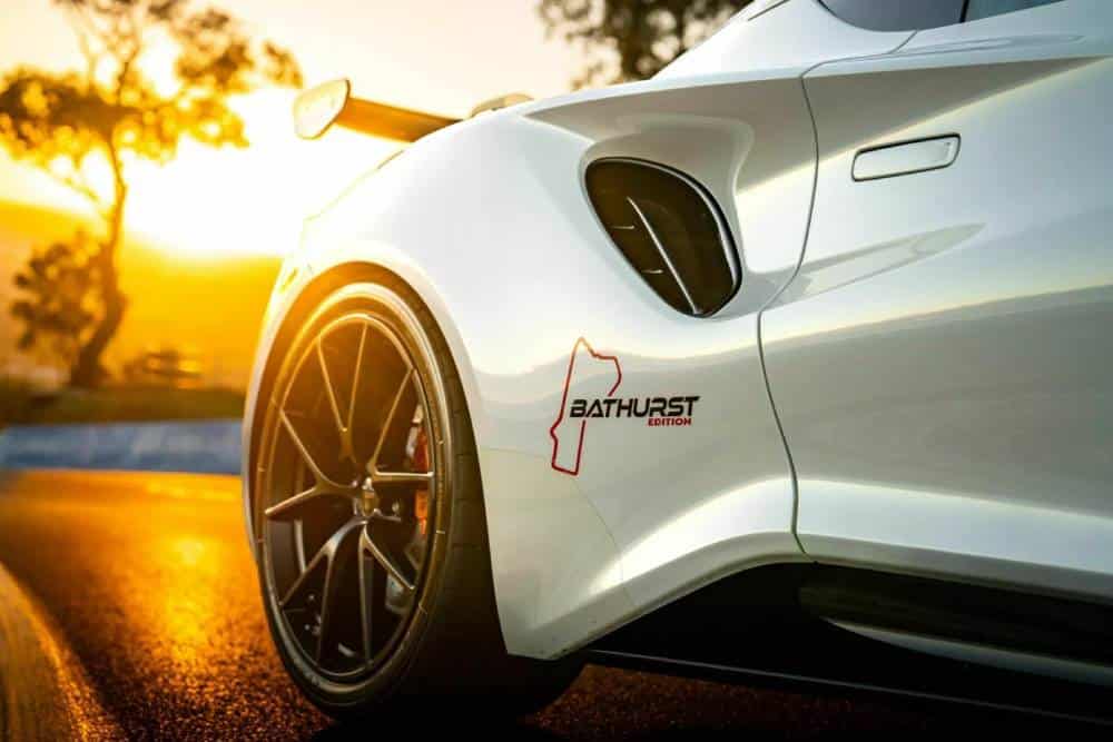 https://autogreeknews.gr/wp-content/uploads/2026/02/Lotus-Emira-Turbo-Bathurst-Edition-Australia-19-20.jpg