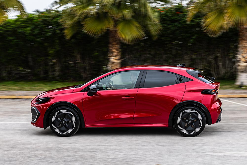 https://autogreeknews.gr/wp-content/uploads/2026/02/Renault-Clio-2026-3.jpg