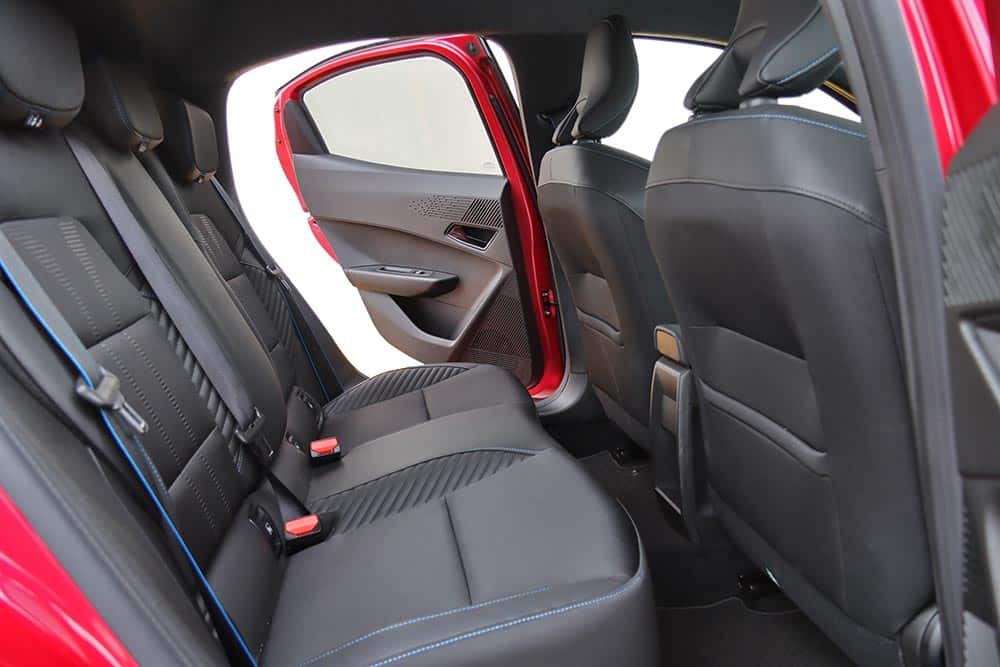 https://autogreeknews.gr/wp-content/uploads/2026/02/Renault-Clio-E-Tech-160-interior-20.jpg