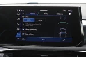 Renault Clio E-Tech 160 interior (6)