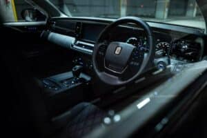 Toms-Racing-Toyota-Century-Japan-17-2048×1280