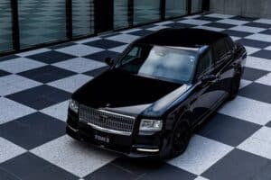 Toms-Racing-Toyota-Century-Japan-2-2048×1280