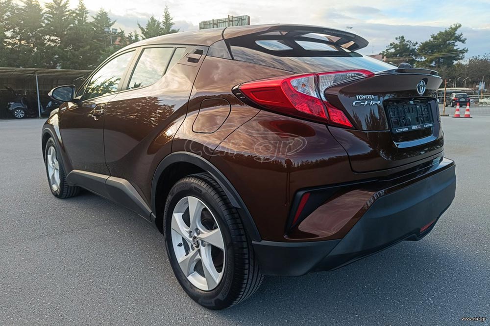 https://autogreeknews.gr/wp-content/uploads/2026/02/Toyota-C-HR-Hybrid-2018-3.jpg