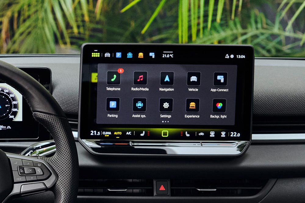 https://autogreeknews.gr/wp-content/uploads/2026/02/VW-T-Roc-infotainment.jpg