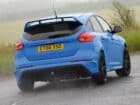 Ford Focus RS δεν φοβάται ούτε βροχή, ούτε GR Yaris (+video)