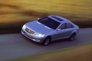 Ντίζελ 20χρονη S-Class ατάραχη στην autobahn (+video)