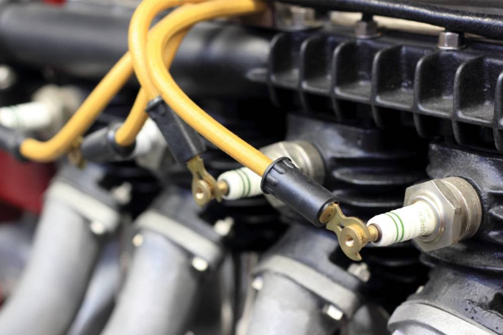 Πληγή τα «μαϊμού» μπουζί από online αγορές