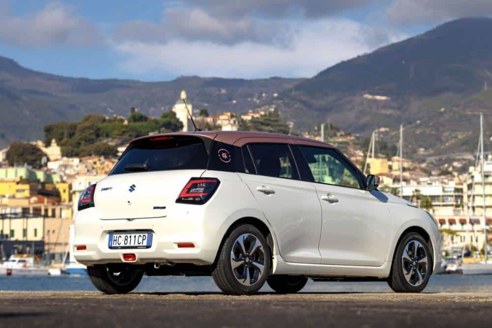 https://autogreeknews.gr/wp-content/uploads/2026/02/suzuki-swift-sakura-02.jpg