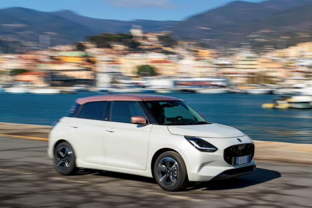 https://autogreeknews.gr/wp-content/uploads/2026/02/suzuki-swift-sakura-11.jpg