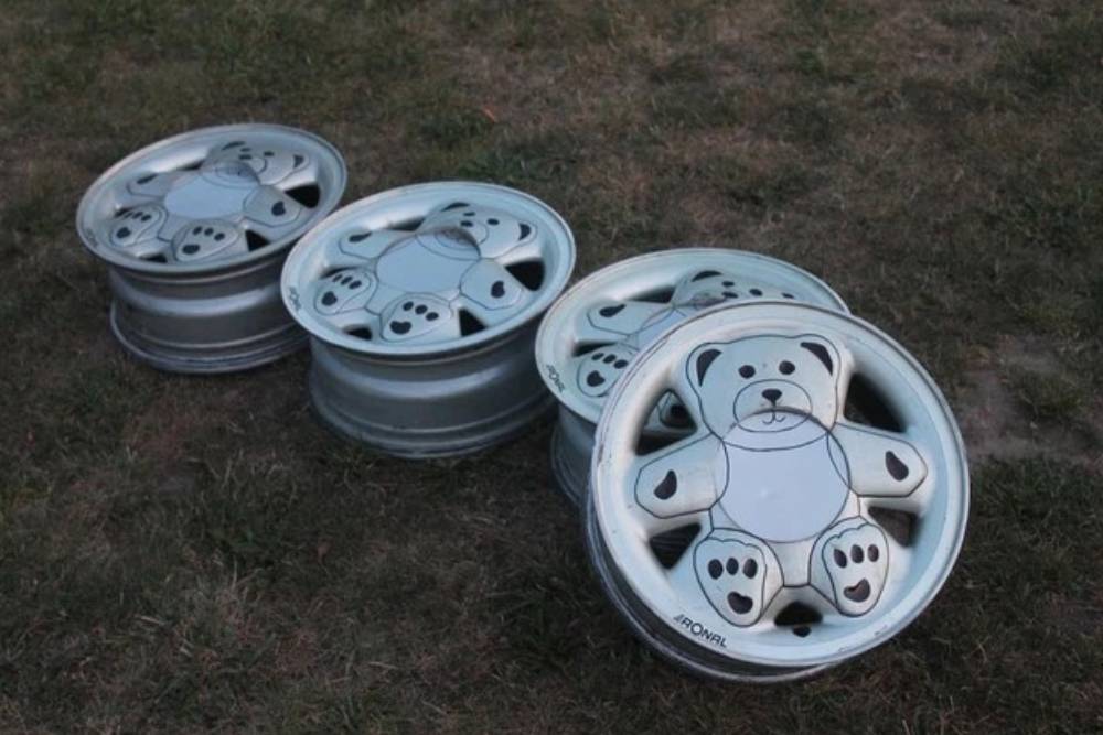 https://autogreeknews.gr/wp-content/uploads/2026/02/teddy-bear-wheels-07.jpg