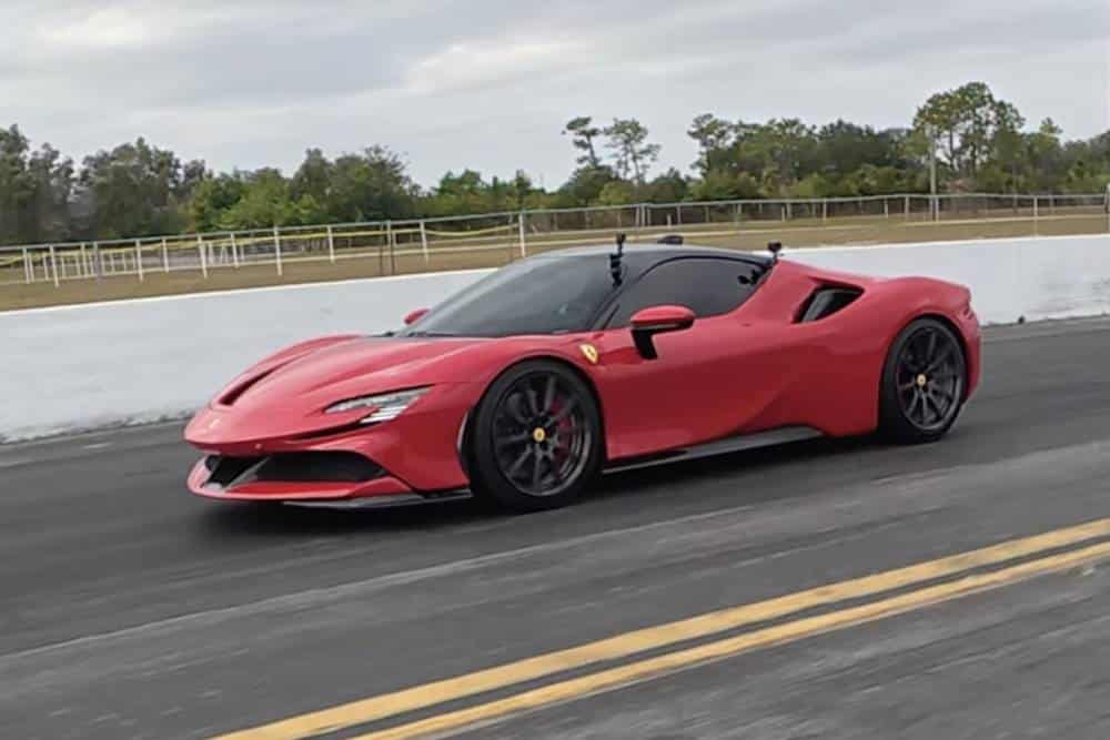 https://autogreeknews.gr/wp-content/uploads/2026/02/tesla-model-splaid-vs-the-ferrari-sf90-one-2.jpg