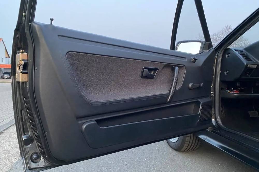 https://autogreeknews.gr/wp-content/uploads/2026/03/1987-vw-scirocco-for-sale-8.jpg