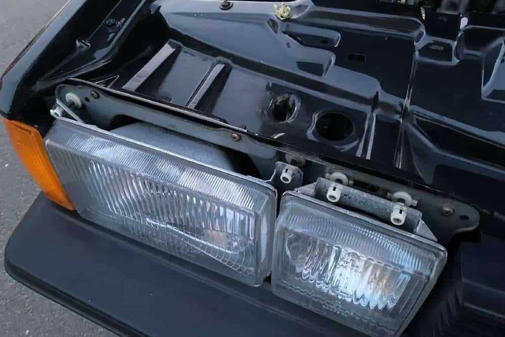 https://autogreeknews.gr/wp-content/uploads/2026/03/1987-vw-scirocco-for-sale-9.jpg
