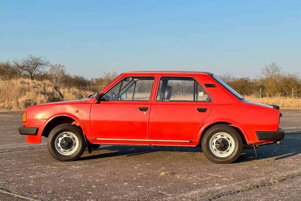 https://autogreeknews.gr/wp-content/uploads/2026/03/1988-skoda-target-for-sale-6.jpg