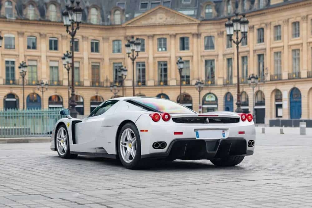 https://autogreeknews.gr/wp-content/uploads/2026/03/2004-Ferrari-Enzo-Auction-Silver-2-2048x1366-1.jpg