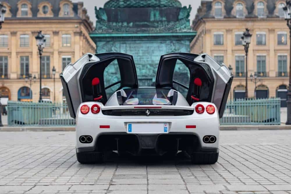 https://autogreeknews.gr/wp-content/uploads/2026/03/2004-Ferrari-Enzo-Auction-Silver-7-2048x1366-1.jpg