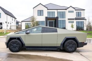 Tesla Cybertruck έχασε 20 χιλιάρικα σε λιγότερο από χρόνο