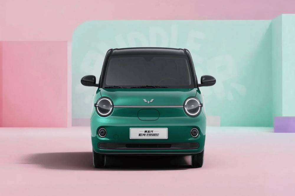 https://autogreeknews.gr/wp-content/uploads/2026/03/2026-Wuling-Hongguang-Mini-EV-China-2-2048x1153-1.jpg