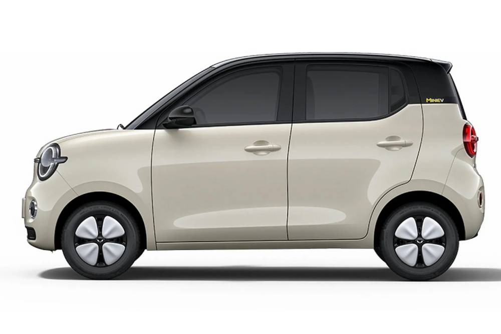 https://autogreeknews.gr/wp-content/uploads/2026/03/2026-Wuling-Hongguang-Mini-EV-China-5-2048x1024-1.jpg