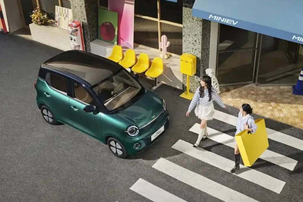 https://autogreeknews.gr/wp-content/uploads/2026/03/2026-Wuling-Hongguang-Mini-EV-China-7-2048x1153-1.jpg