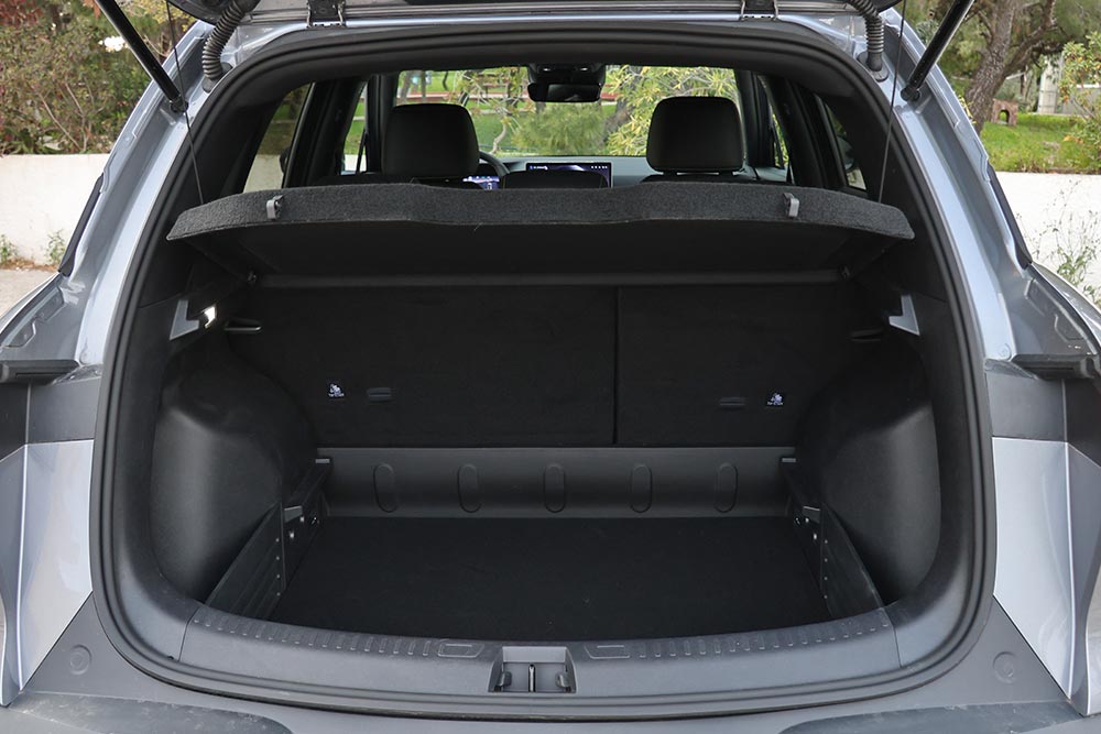 https://autogreeknews.gr/wp-content/uploads/2026/03/BYD-ATTO-2-Comfort-interior-18.jpg