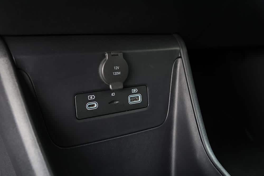 https://autogreeknews.gr/wp-content/uploads/2026/03/BYD-Dolphin-Surf-interior-18.jpg