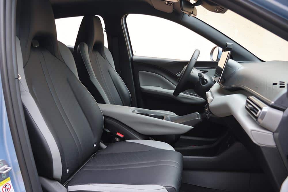 https://autogreeknews.gr/wp-content/uploads/2026/03/BYD-Dolphin-Surf-interior-21.jpg