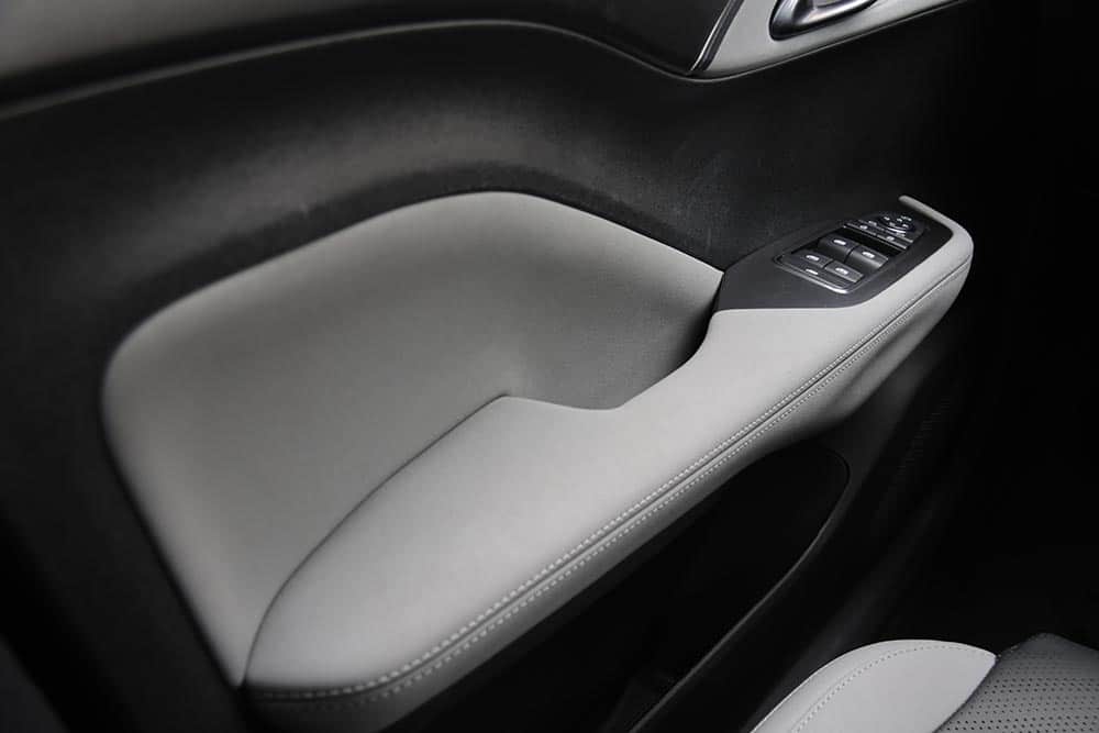 https://autogreeknews.gr/wp-content/uploads/2026/03/BYD-Dolphin-Surf-interior-5.jpg
