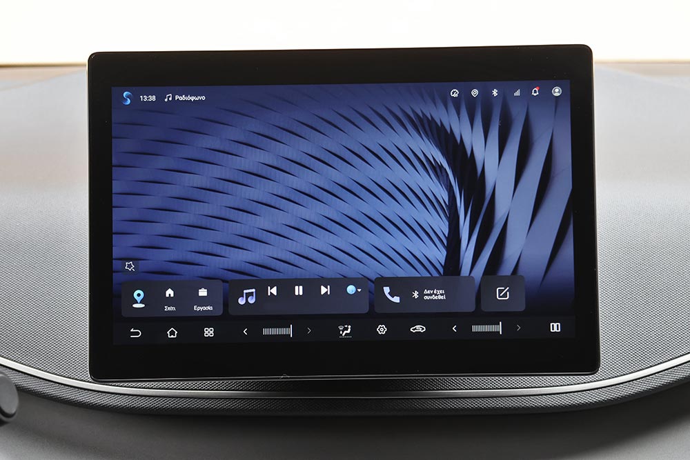 https://autogreeknews.gr/wp-content/uploads/2026/03/BYD-Dolphin-Surf-interior-7.jpg